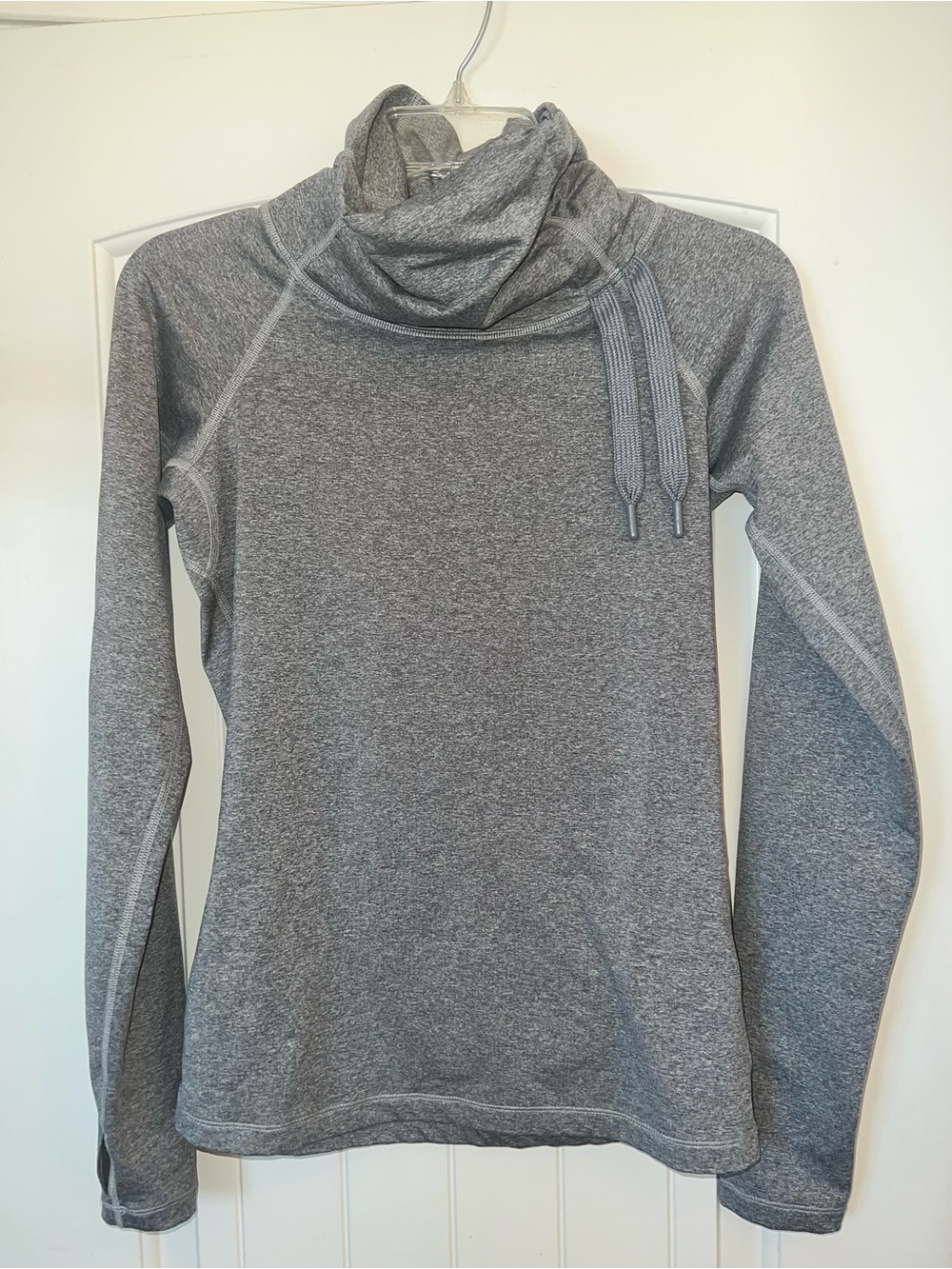 Nike Dri Fit Women’s Gray Cowl Neck Pullover Size M
